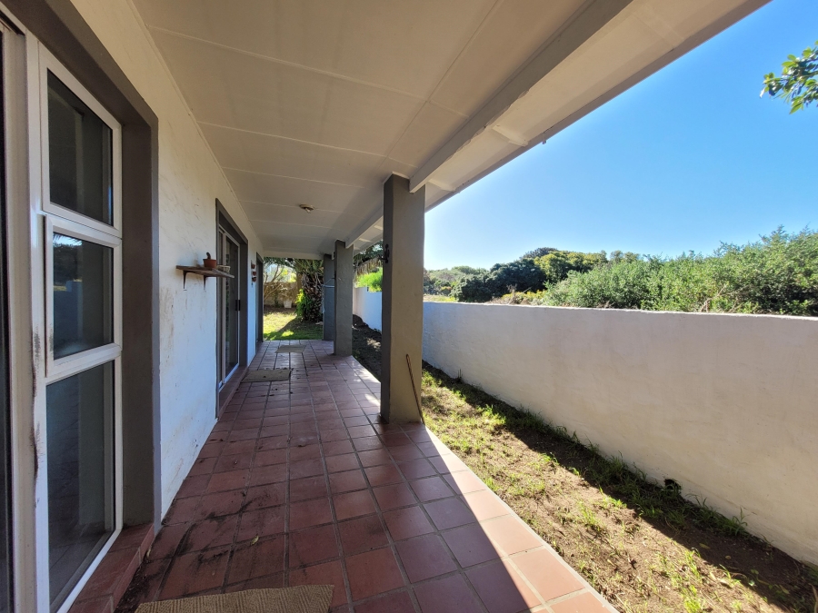 To Let 2 Bedroom Property for Rent in Aston Bay Eastern Cape